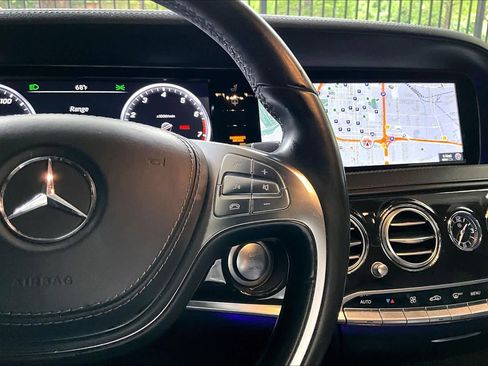 Used 2017 Mercedes-Benz S 550 Sedan image 24
