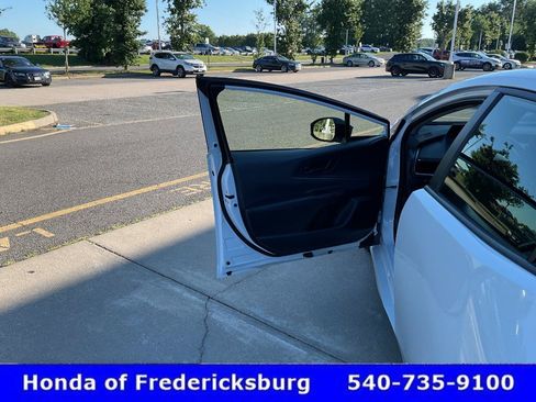 Used 2026 Toyota Prius LE FWD image 14