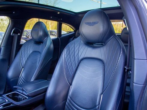 Used 2022 Aston Martin DBX AWD/4WD image 11