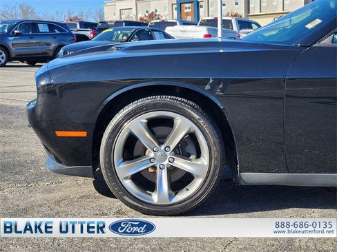 Used 2015 Dodge Challenger SXT w/ Super Sport Group (SS/T) image 9