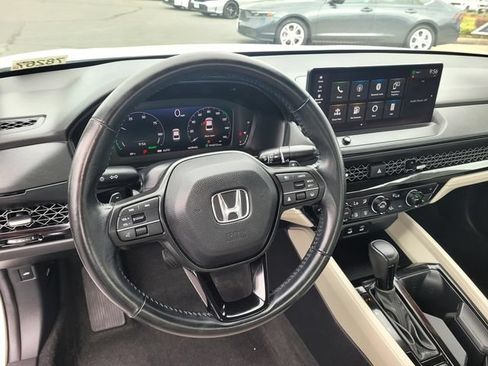 Used 2023 Honda Accord EX-L image 9