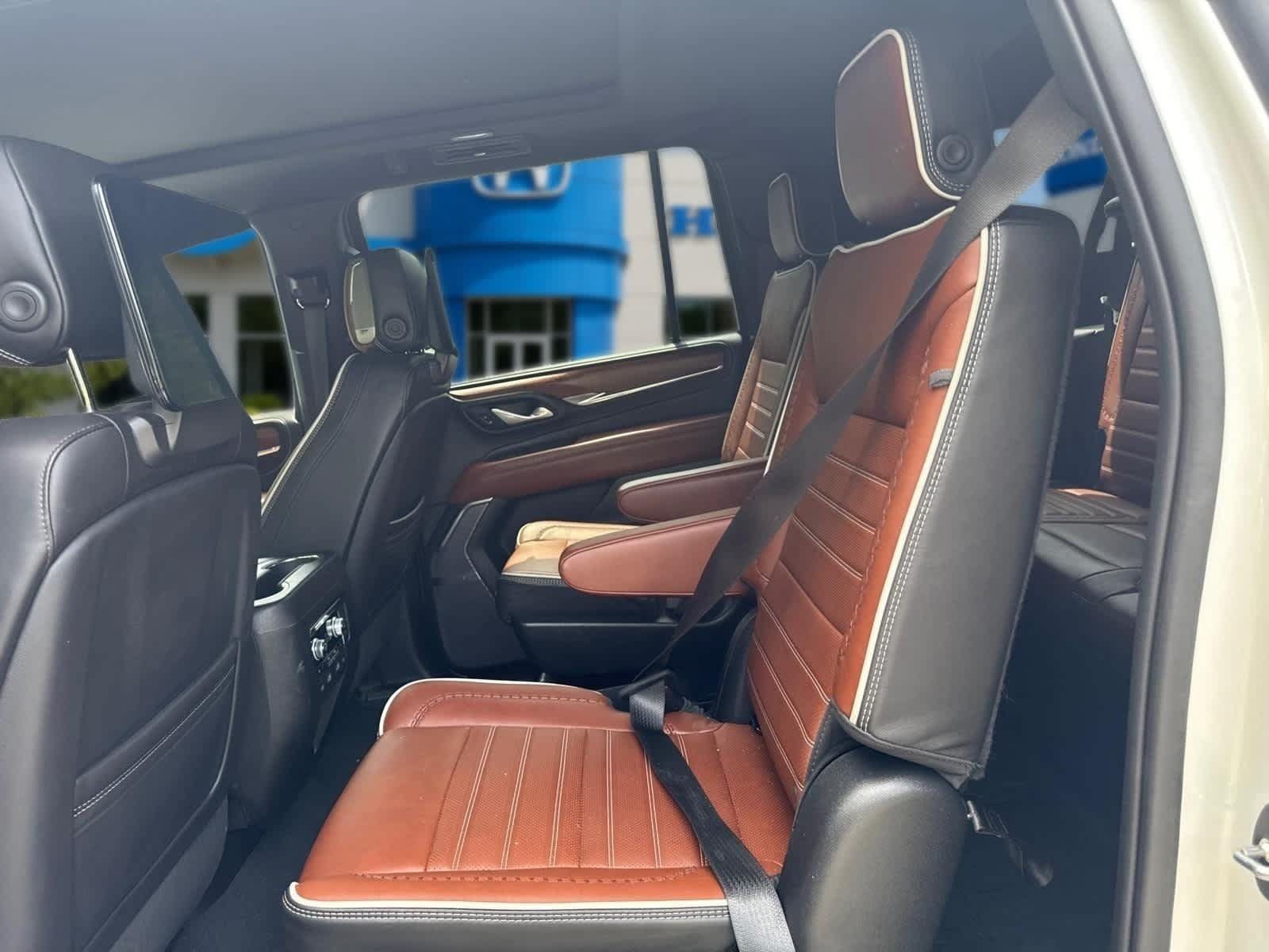 Used 2023 GMC Yukon XL Denali Ultimate AWD/4WD image 29