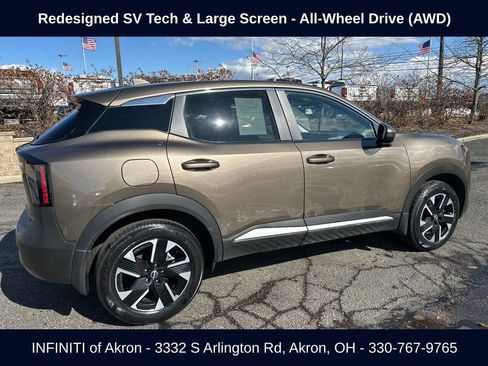 Used 2025 Nissan Kicks SV AWD/4WD image 12