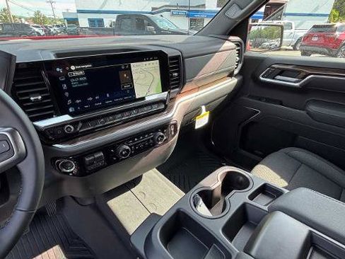 Used 2026 Chevrolet Silverado 1500 LT AWD/4WD image 21