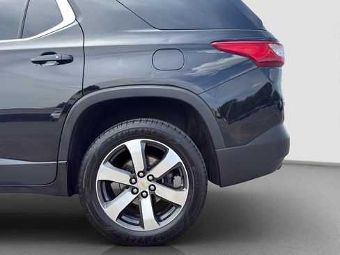 Used 2021 Chevrolet Traverse LT w/ LT Premium Package AWD/4WD image 22