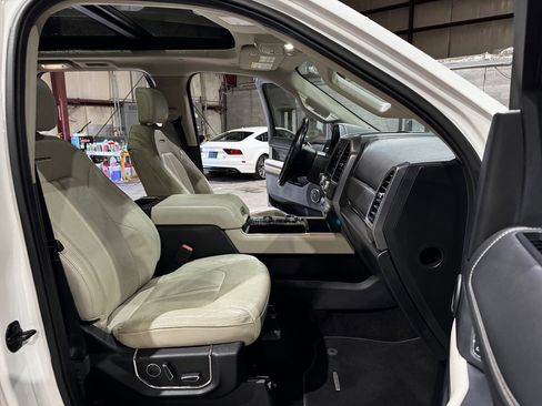 Used 2019 Ford Expedition Platinum image 24