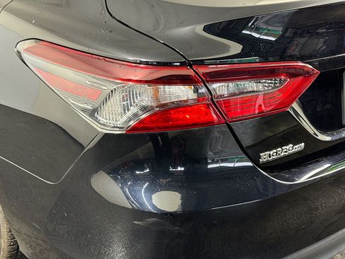 Used 2021 Toyota Camry LE image 35