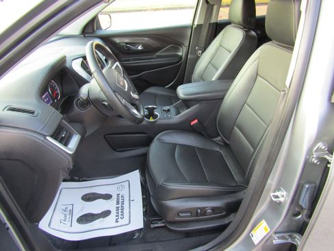 Used 2024 GMC Terrain SLT image 13