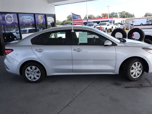 Used 2021 Kia Rio S image 4