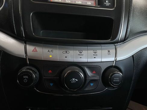 Used 2018 Dodge Journey SE w/ Popular Equipment Group image 29