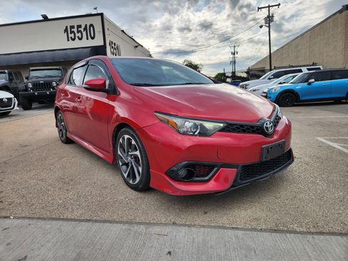 Used 2018 Toyota Corolla iM FWD image 6