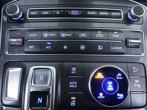 Used 2023 Hyundai Santa Fe Limited AWD/4WD image 20