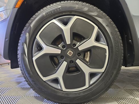 Used 2024 Rivian R1T Adventure AWD/4WD image 9