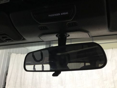 Used 2019 Jeep Wrangler Unlimited Sahara AWD/4WD image 27