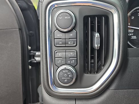 Used 2021 GMC Sierra 1500 SLT w/ SLT Convenience Package AWD/4WD image 30