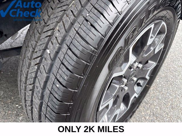 Used 2024 Jeep Wrangler Unlimited Sahara AWD/4WD image 7