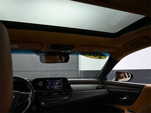 Certified 2022 Lexus ES 350 w/ Premium Package image 24