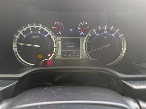 Used 2018 Toyota 4Runner SR5 w/ Convenience Package RWD image 14