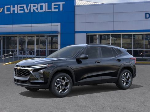 New 2026 Chevrolet Trax LT w/ Driver Confidence Package image 2