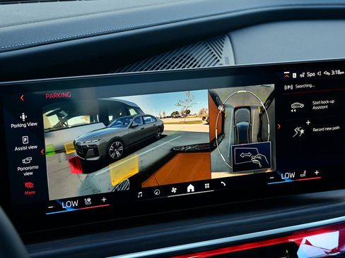 Used 2025 BMW 740i image 13