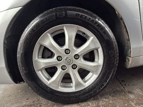 Used 2011 Toyota Camry LE w/ LE Extra-Value Pkg FWD image 23