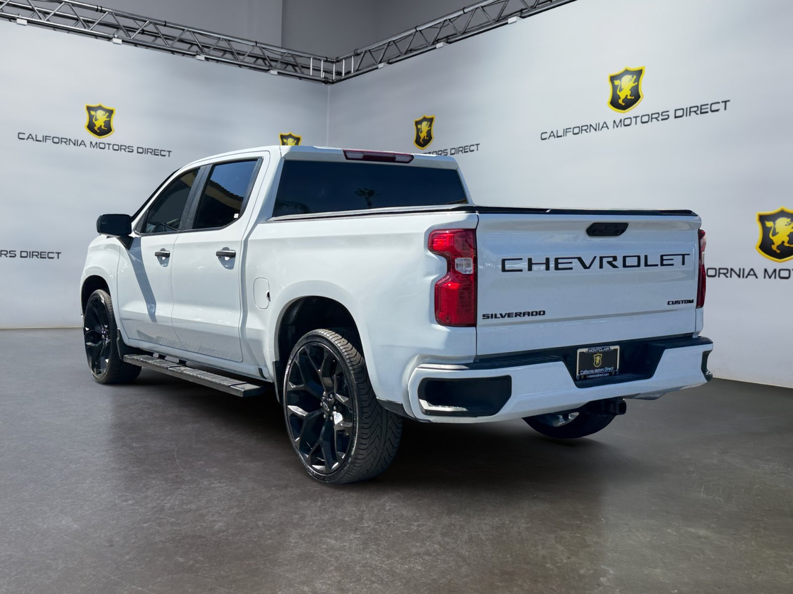 Used 2024 Chevrolet Silverado 1500 Custom w/ LPO, Dark Essentials Package RWD image 3