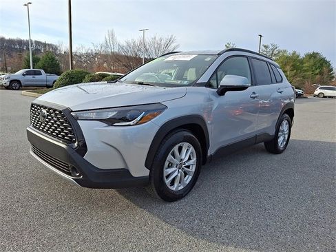 Certified 2023 Toyota Corolla Cross LE image 3