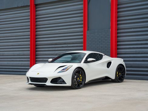 Used 2025 Lotus Emira RWD image 1