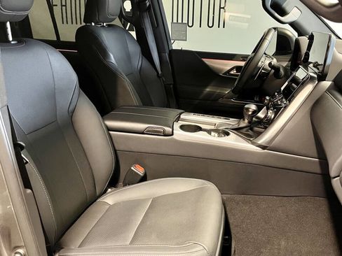 Used 2024 Lexus LX 600 F Sport image 20