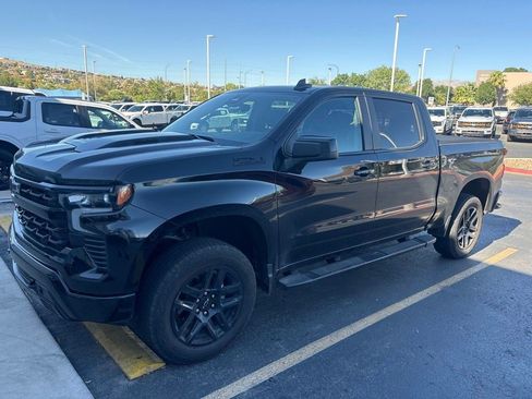 Used 2025 Chevrolet Silverado 1500 LT Trail Boss w/ Convenience Package II AWD/4WD image 2