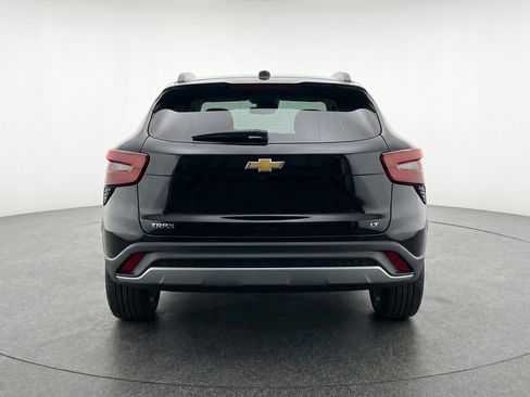 Used 2025 Chevrolet Trax LT w/ LT Convenience Package image 7