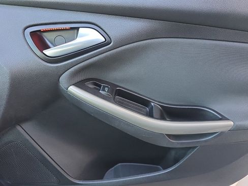 Used 2012 Ford Focus SEL image 20