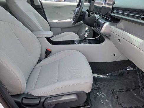 Certified 2025 Hyundai Kona SEL FWD image 21