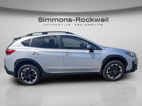 Used 2023 Subaru Crosstrek 2.0i Premium image 4