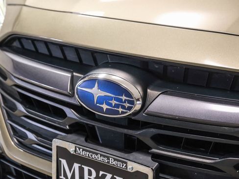 Used 2024 Subaru Outback Premium AWD/4WD image 13