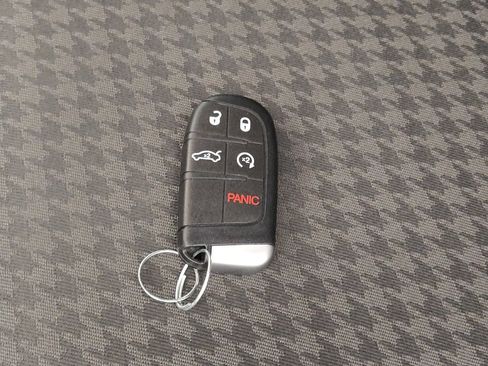 Used 2021 Dodge Challenger SXT w/ Driver Convenience Group RWD image 32