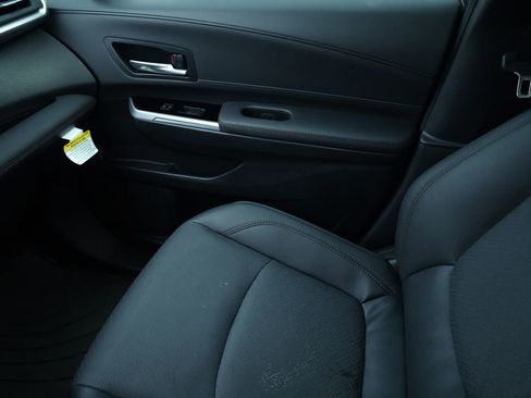 Used 2025 Toyota Sienna Platinum image 11