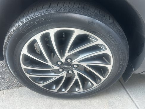 Used 2020 Lincoln Nautilus Reserve w/ Equipment Group 201A FWD image 31