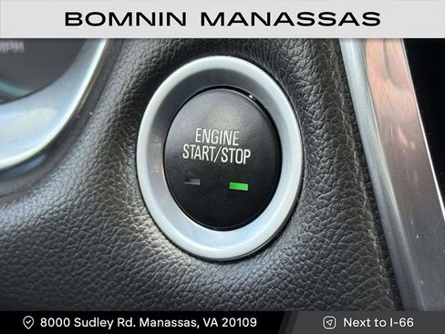 Used 2021 Chevrolet Traverse LT image 28