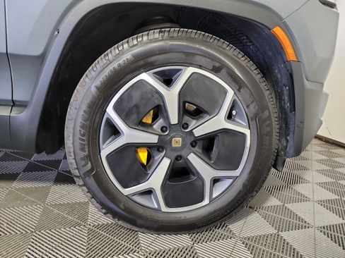 Used 2022 Rivian R1T Adventure AWD/4WD image 11