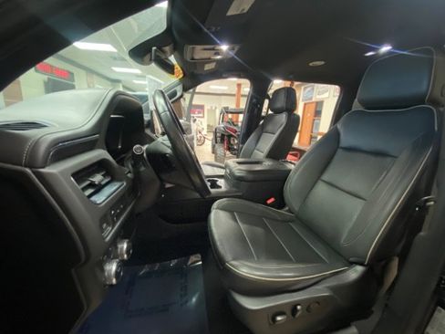 Used 2023 GMC Yukon XL SLT AWD/4WD image 13