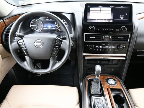 Used 2024 Nissan Armada SL w/ Captain's Chairs Package image 7