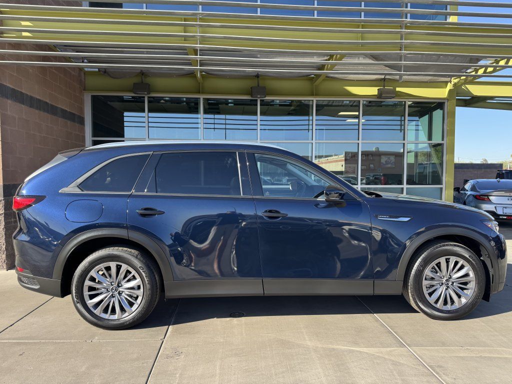 Used 2024 MAZDA CX-90 Plug-In Hybrid w/ Preferred AWD/4WD image 9