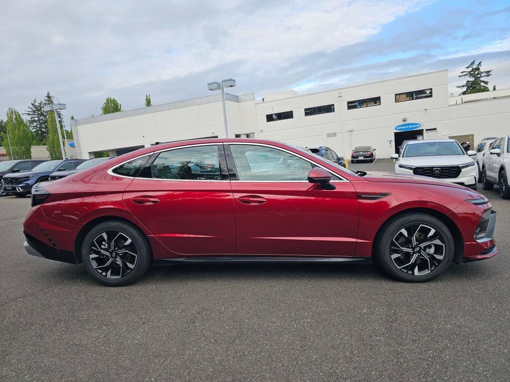 Used 2024 Hyundai Sonata SEL FWD image 8