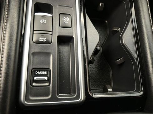 Used 2024 Nissan Pathfinder SL image 12