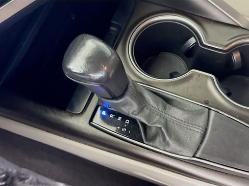 Used 2021 Toyota Camry SE FWD image 20