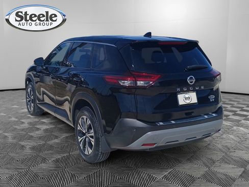 Used 2021 Nissan Rogue SV image 3