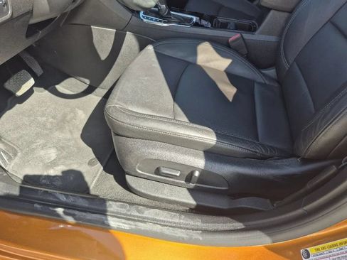 Used 2017 Chevrolet Cruze Premier FWD image 17