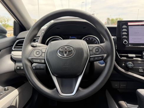 Used 2024 Toyota Camry LE image 28