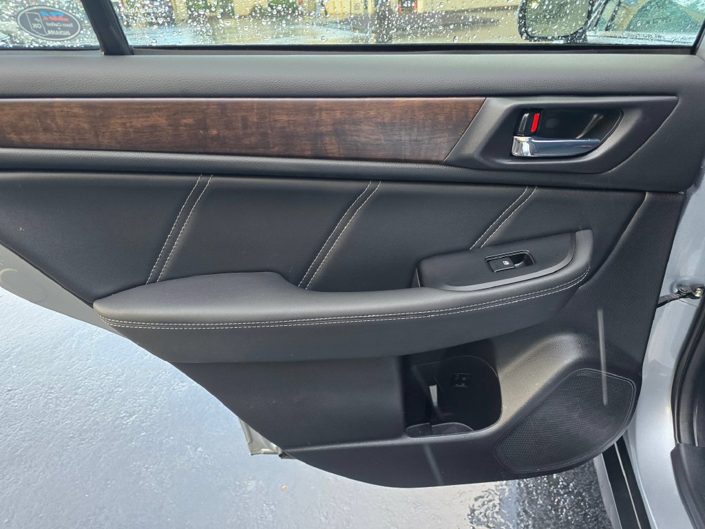 Used 2018 Subaru Outback 2.5i Limited AWD/4WD image 9